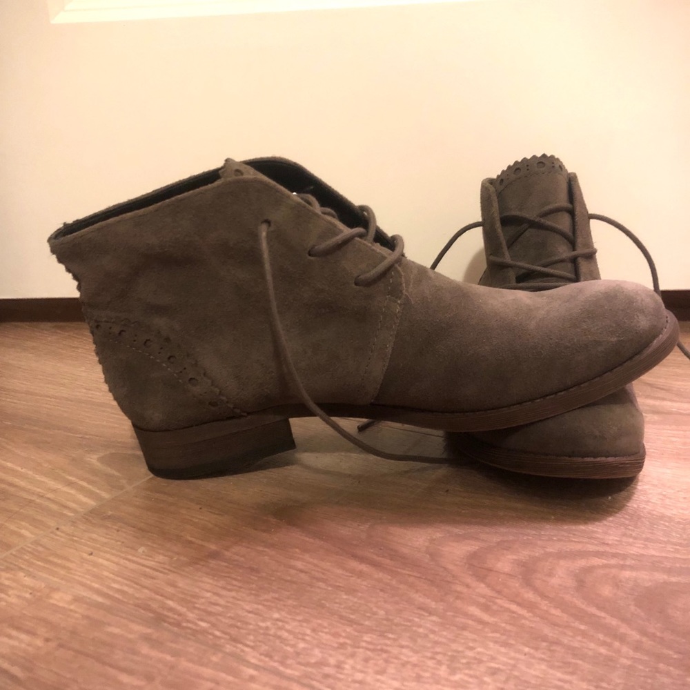 Bootie Shoes Gray -ish Size 7